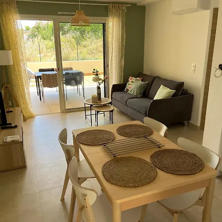 T2 - Marine De Sant Ambroggio, 20260 Апартаменты